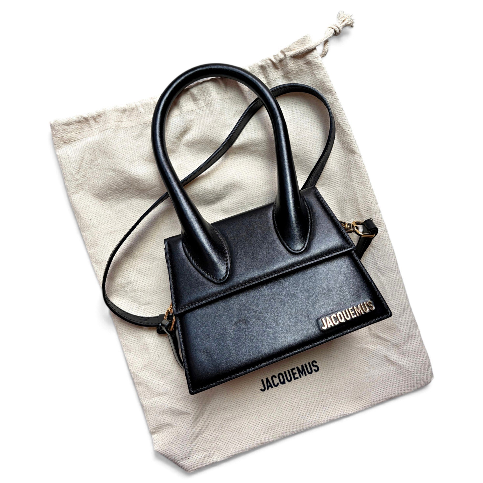 Le Chiquito Moyen leather crossbody bag