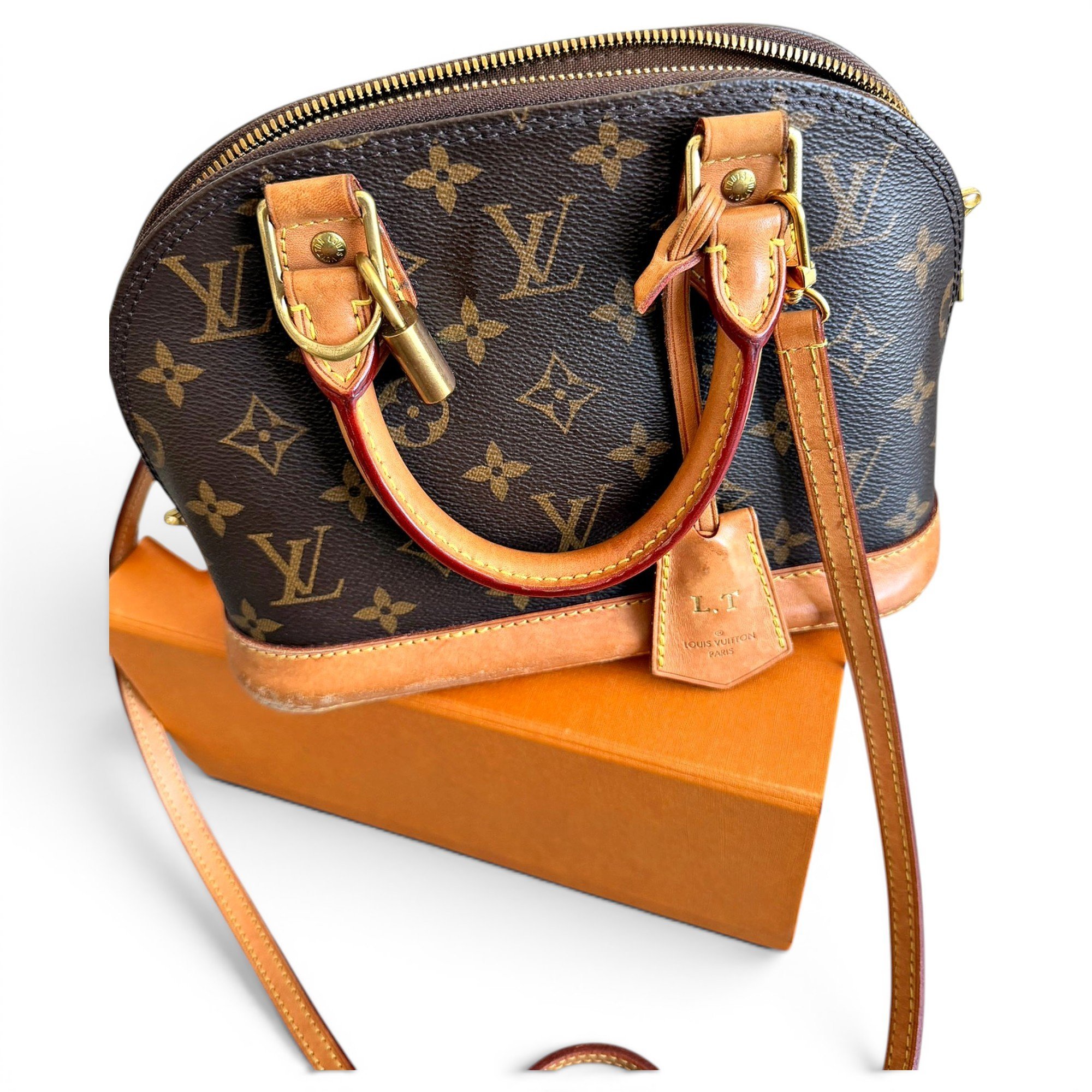 Alma leather handbag