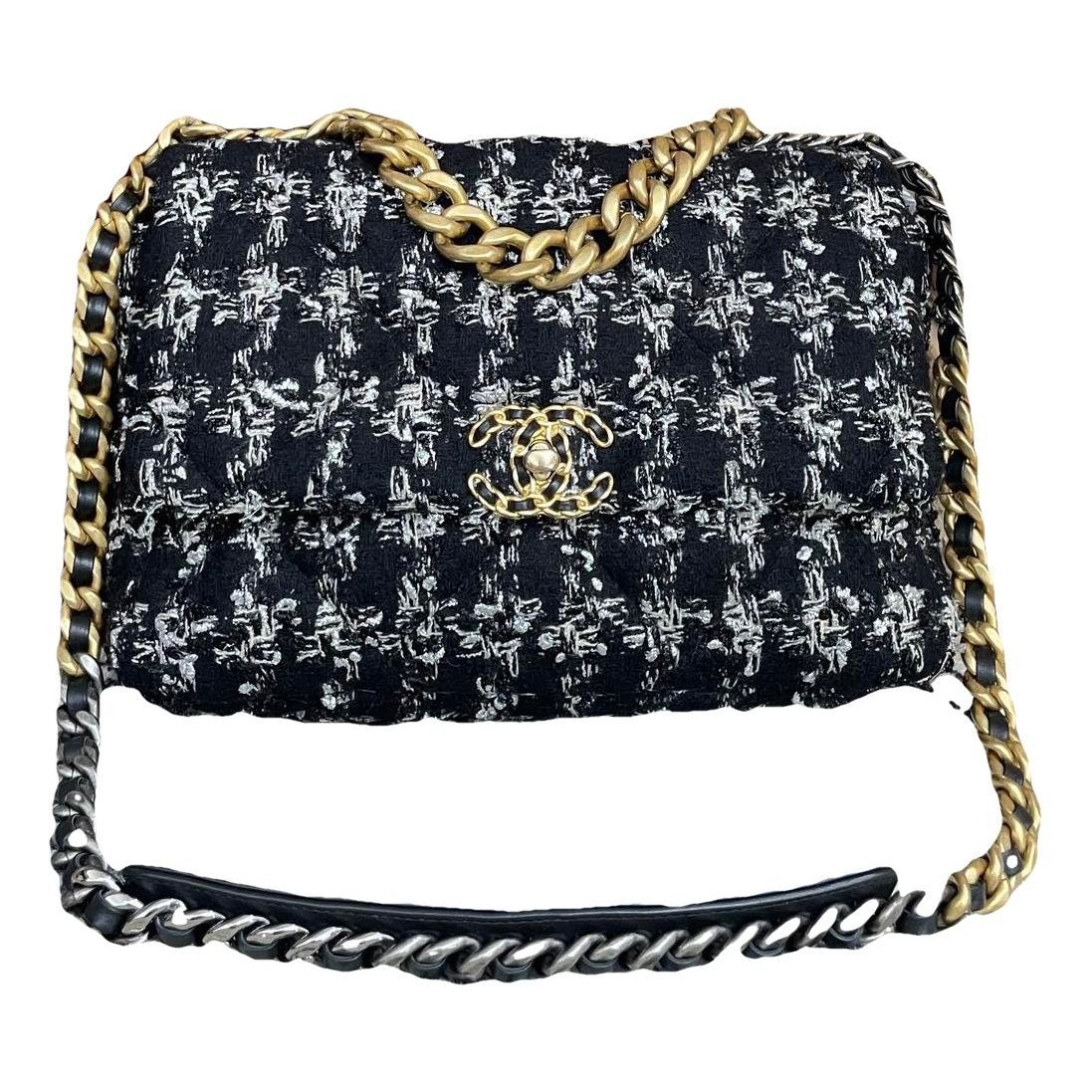 Chanel 19 tweed handbag