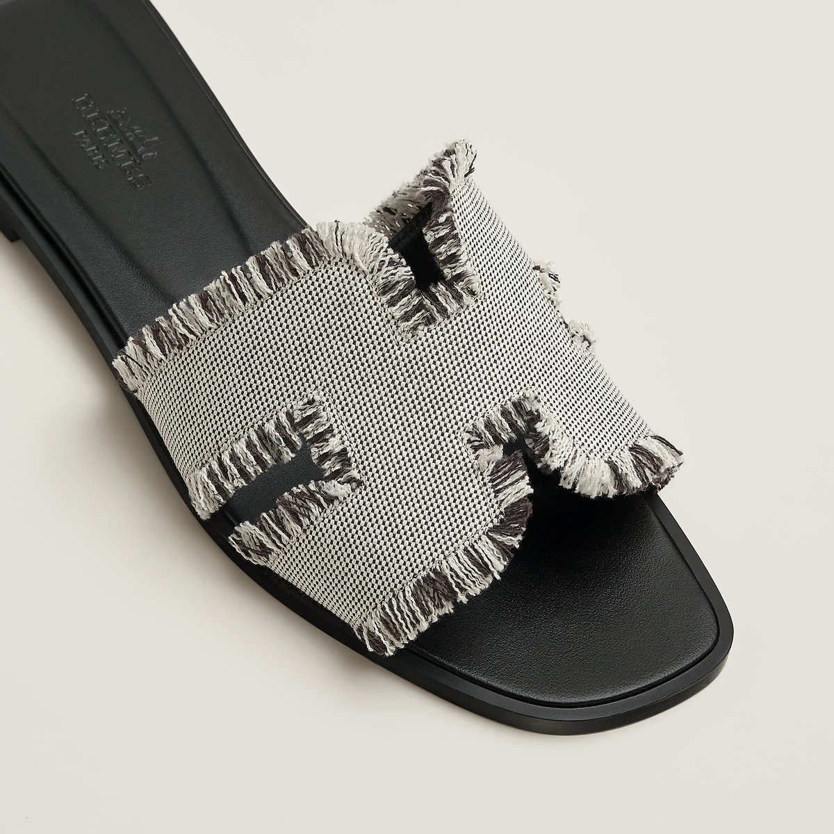 Prunoir Oran Sandal