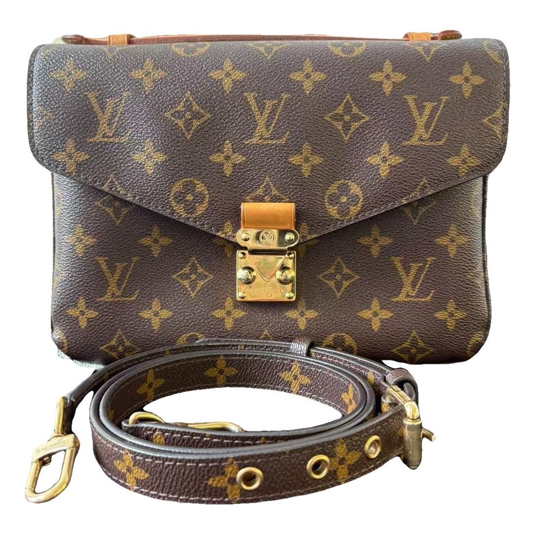 Metis leather handbag