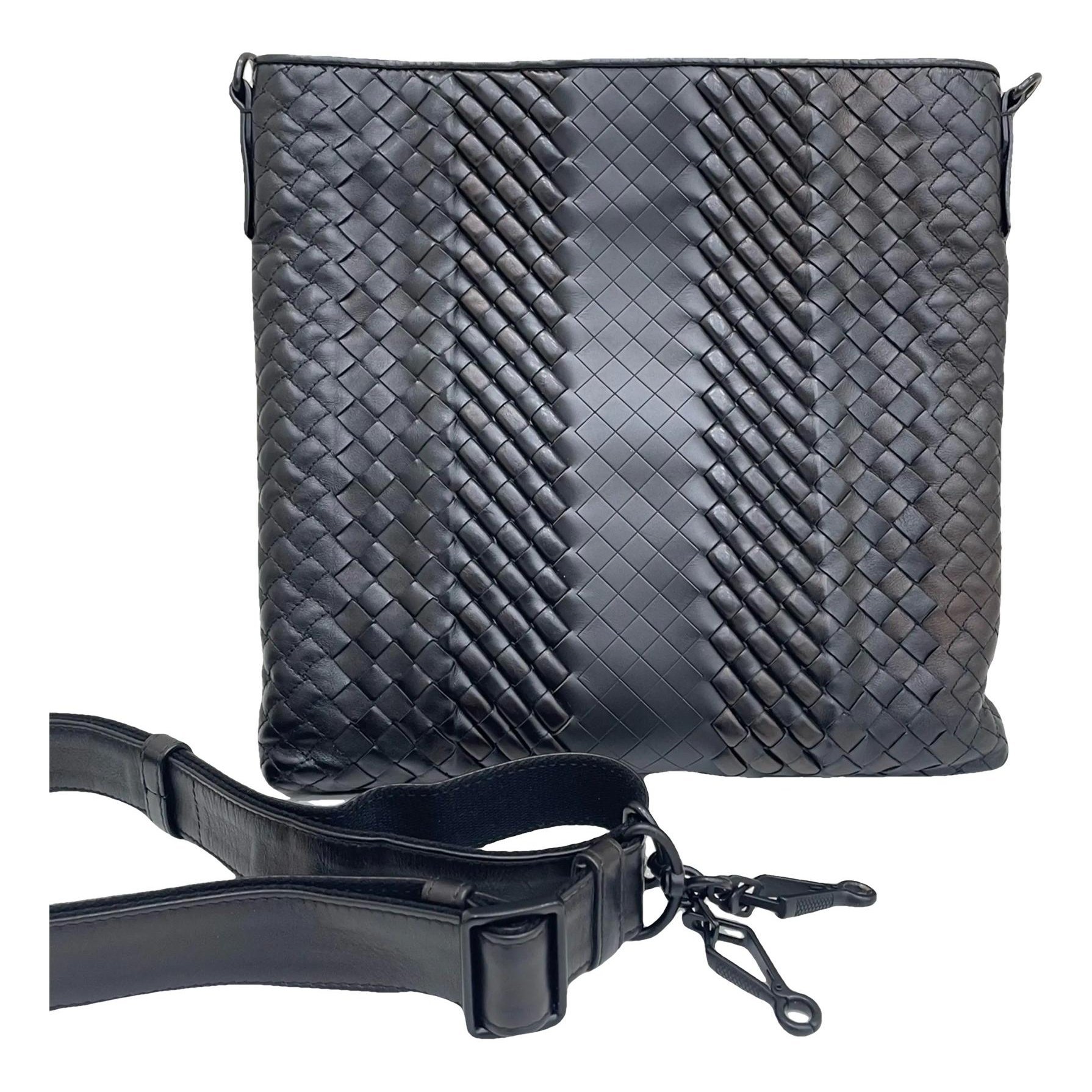 Leather crossbody bag