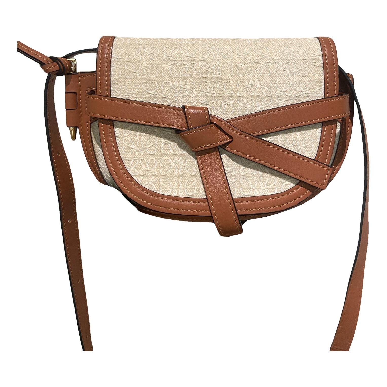 Gate leather handbag