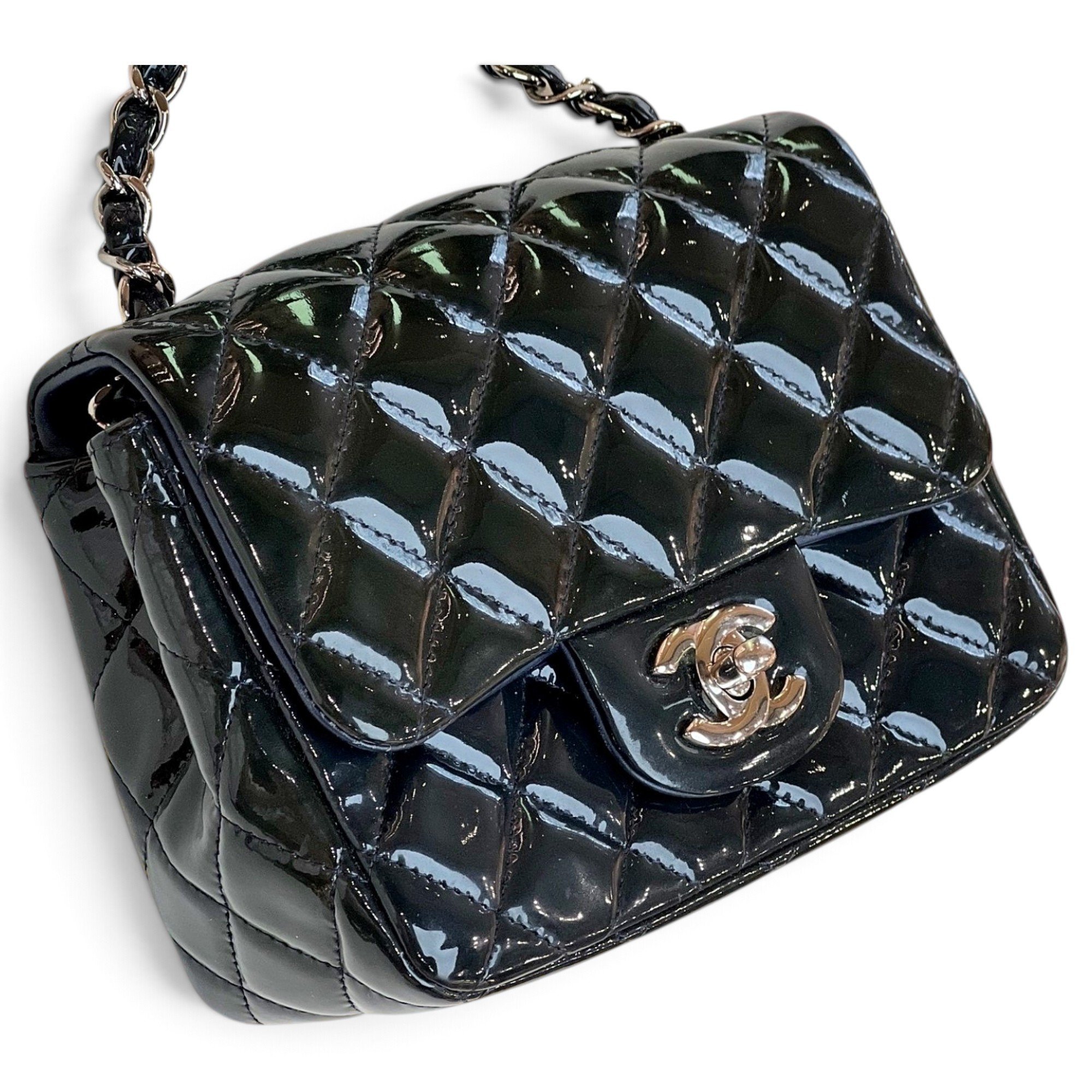Chanel Timeless/Classique patent leather handbag