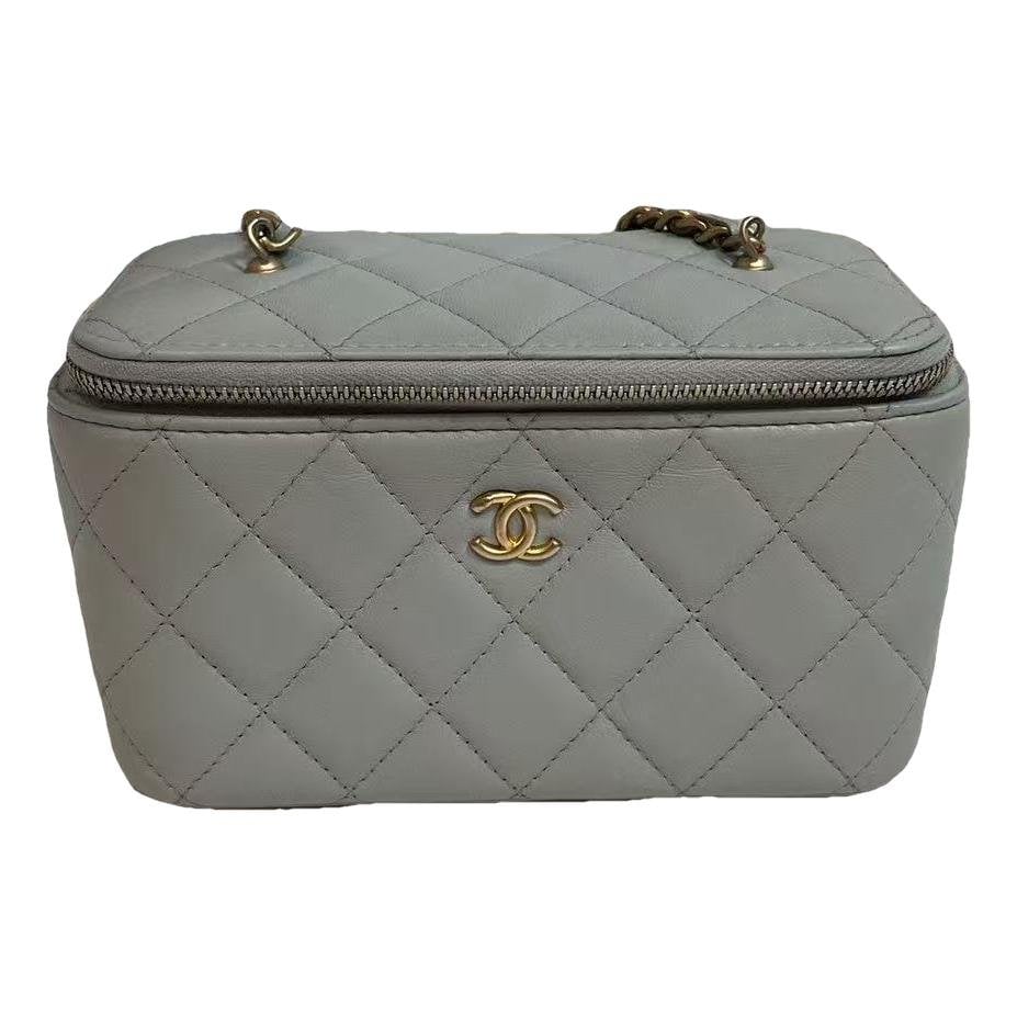 Trendy CC Vanity leather handbag