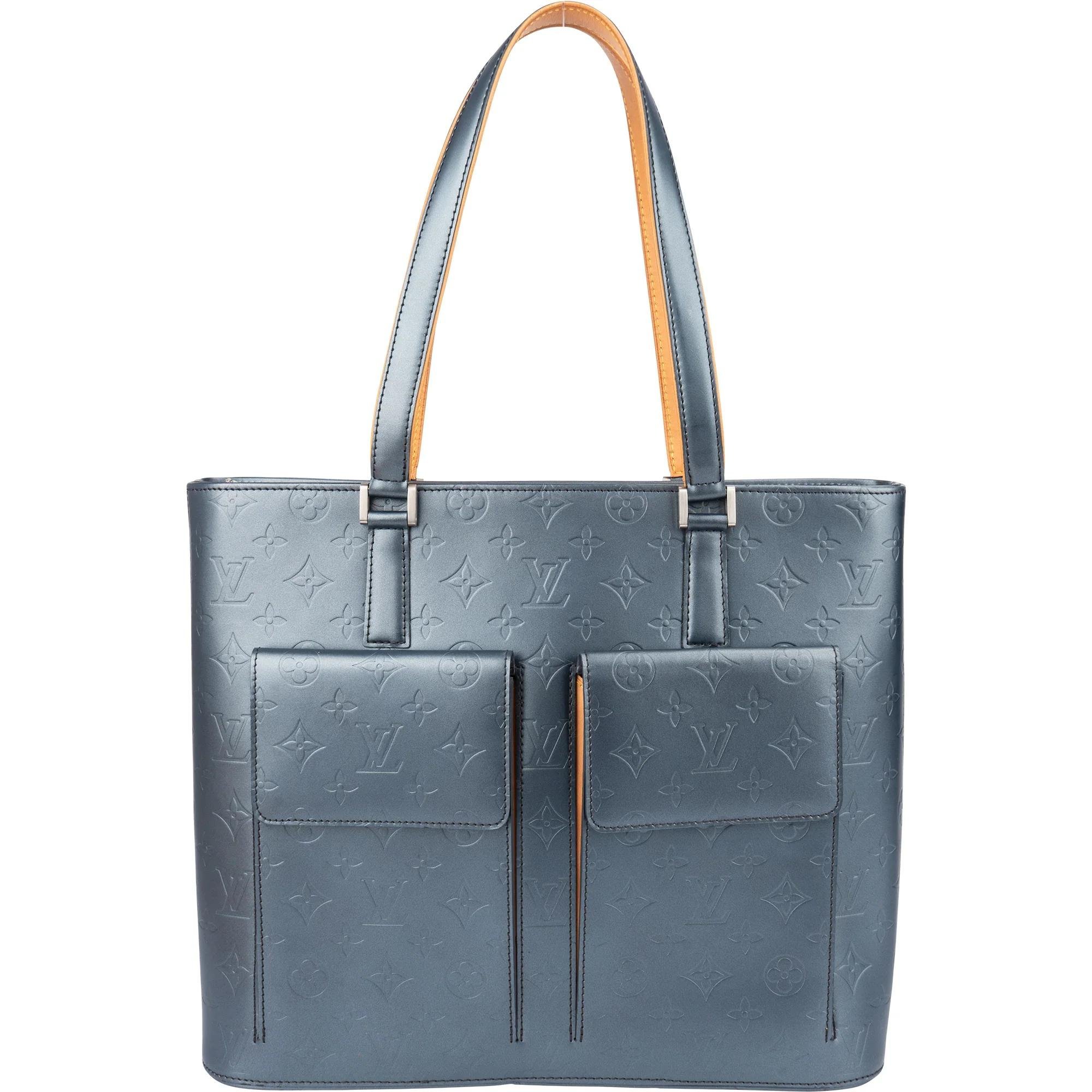 Very patent leather handbag