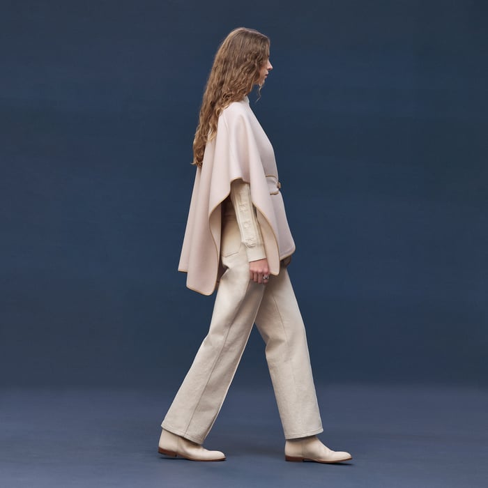 Beige Naturel Cashmere Cape With Belt and Leather Detail