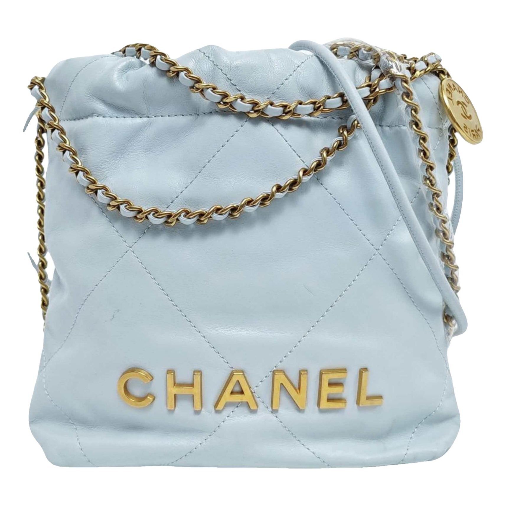 Chanel 22 leather handbag