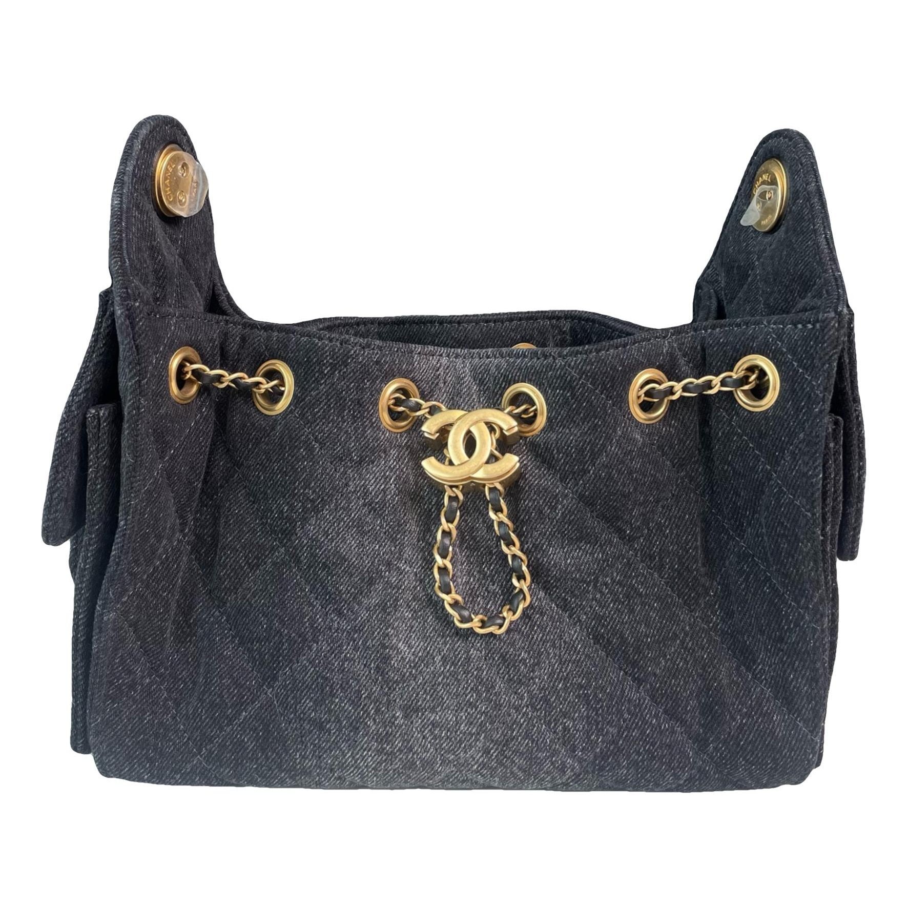 Chanel 25 cloth crossbody bag