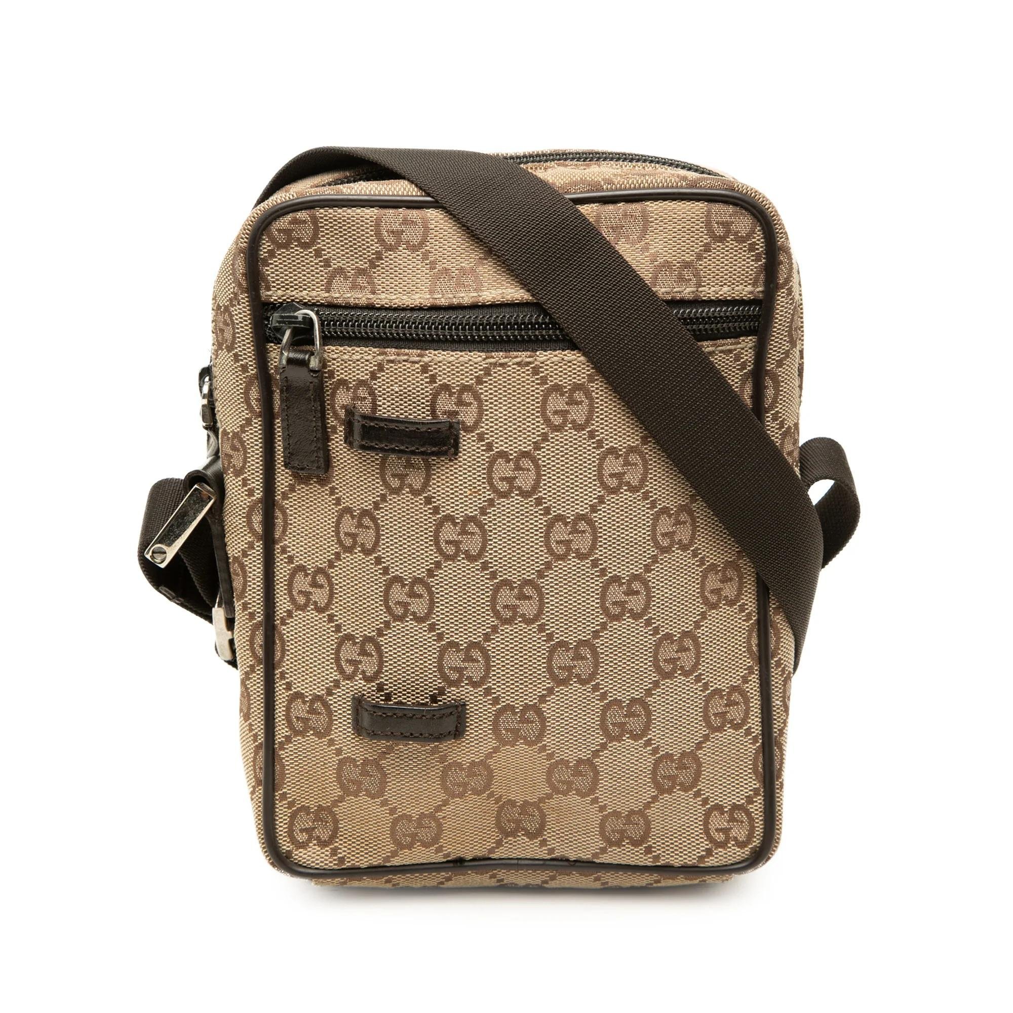 Gucci B leather handbag