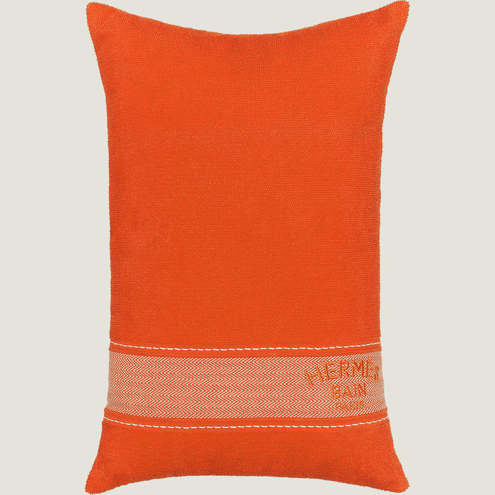 Orange Géranium Yachting Uni Beach Pillow