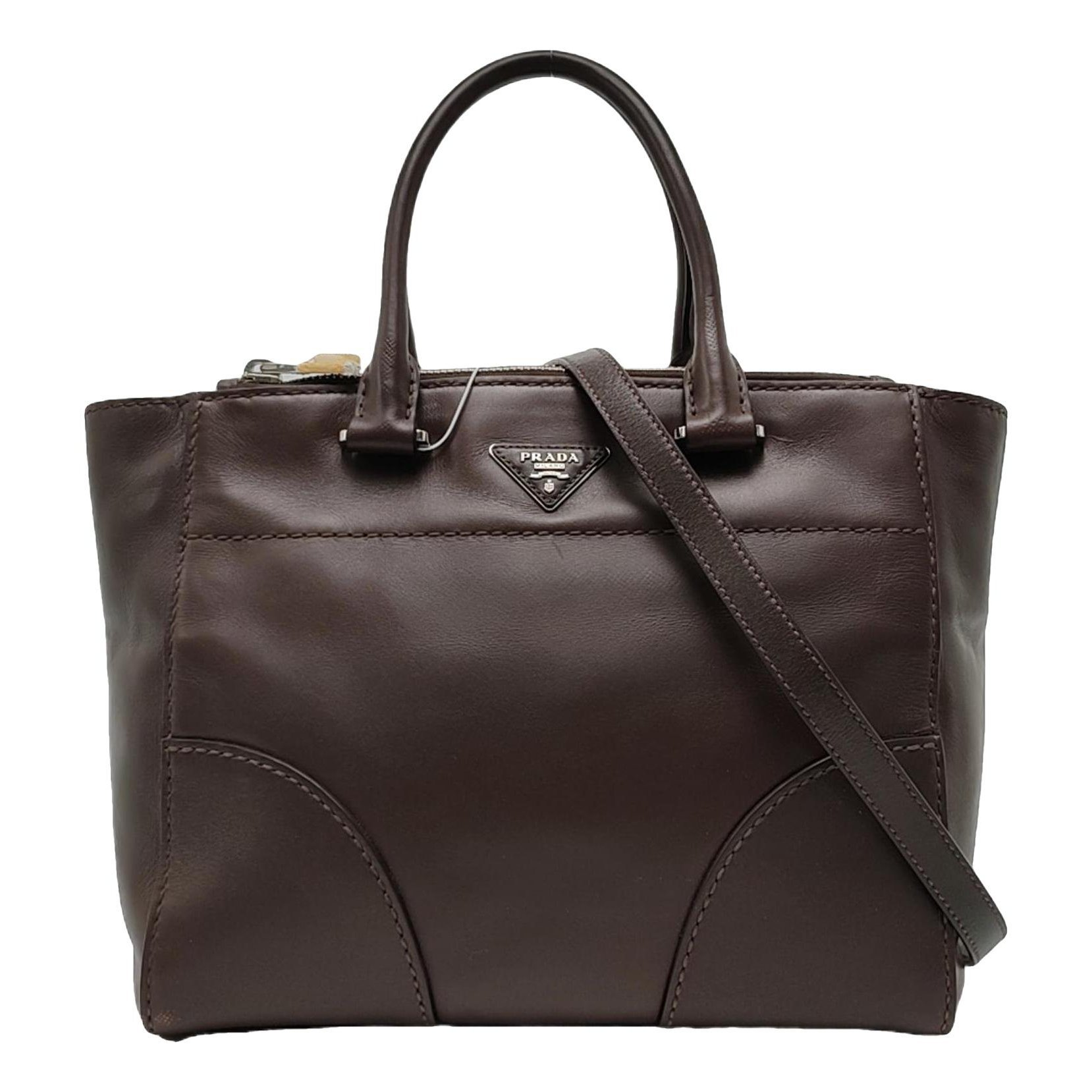 Monochrome leather crossbody bag