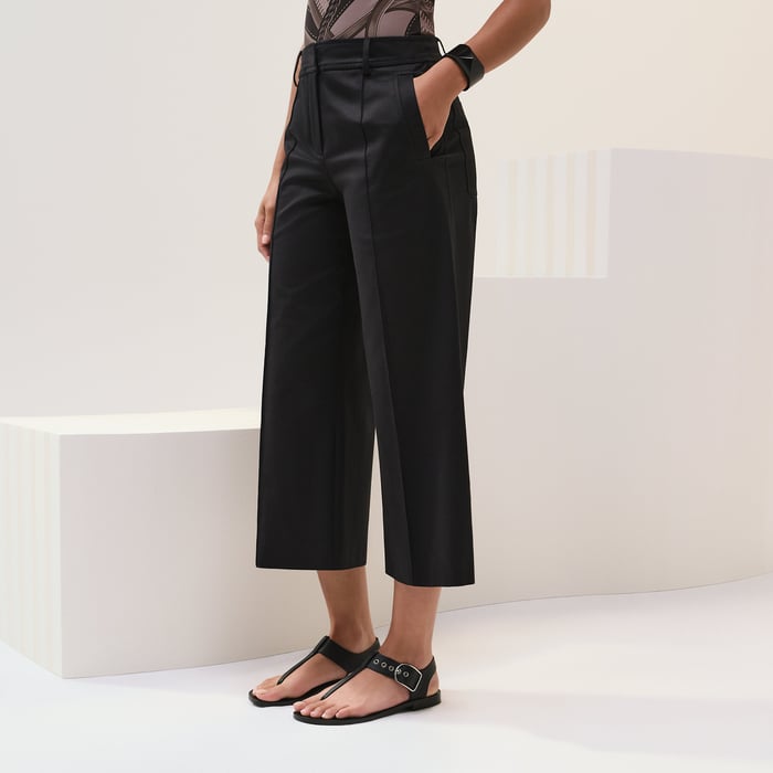 Noir Cropped Pants