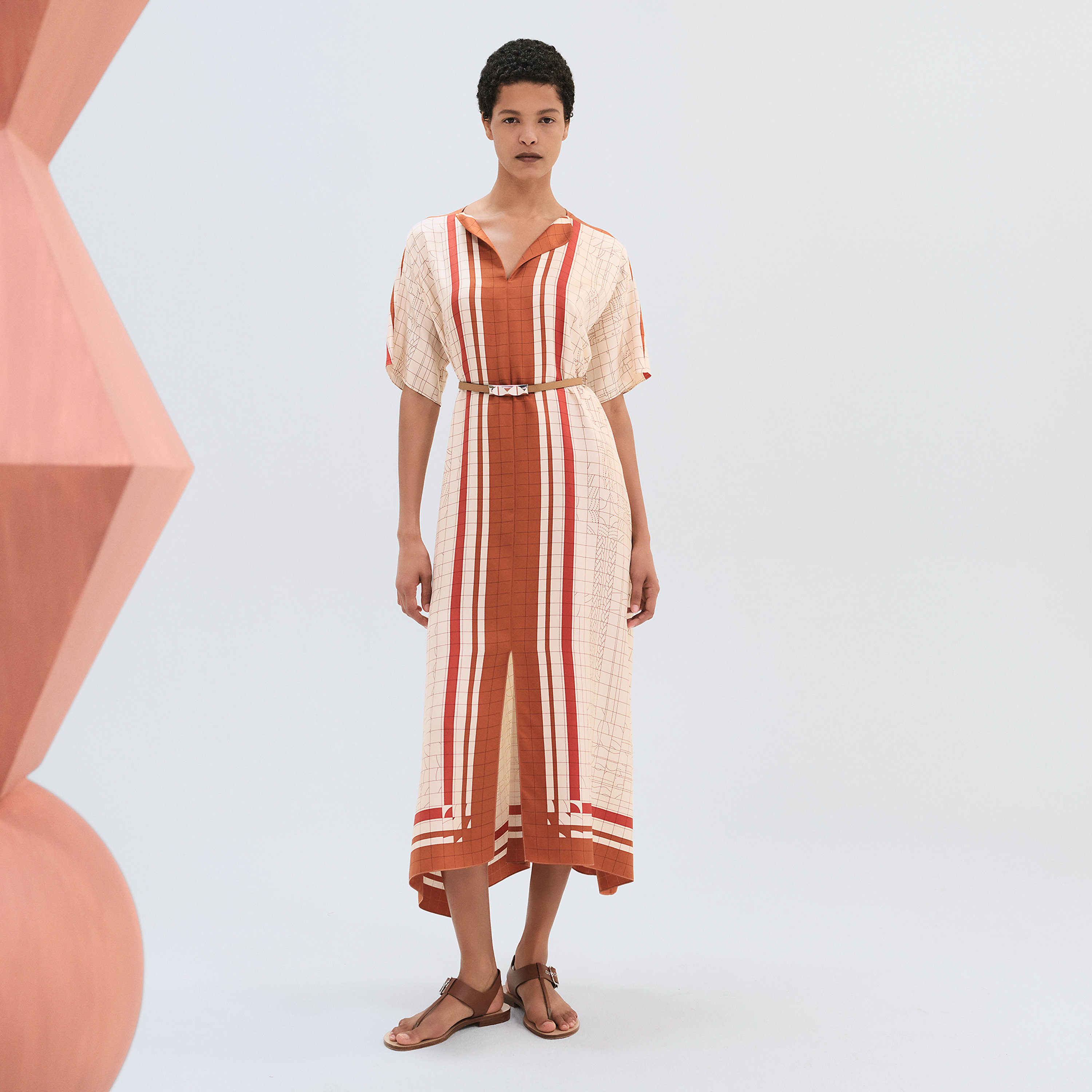 Caftan ceinturé imprimé « Coaching Déjà Vu »