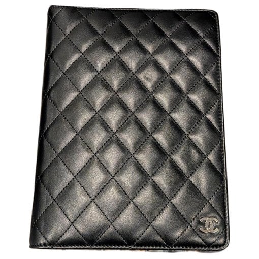 Leather clutch bag