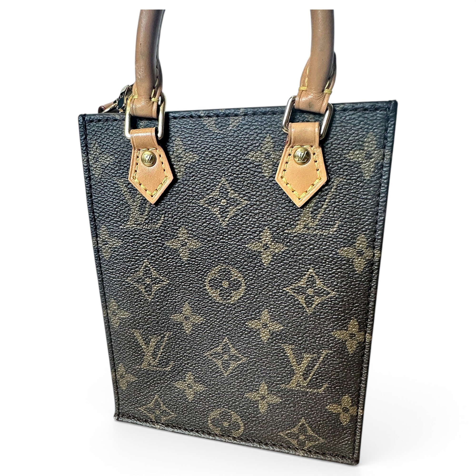 Plat leather handbag