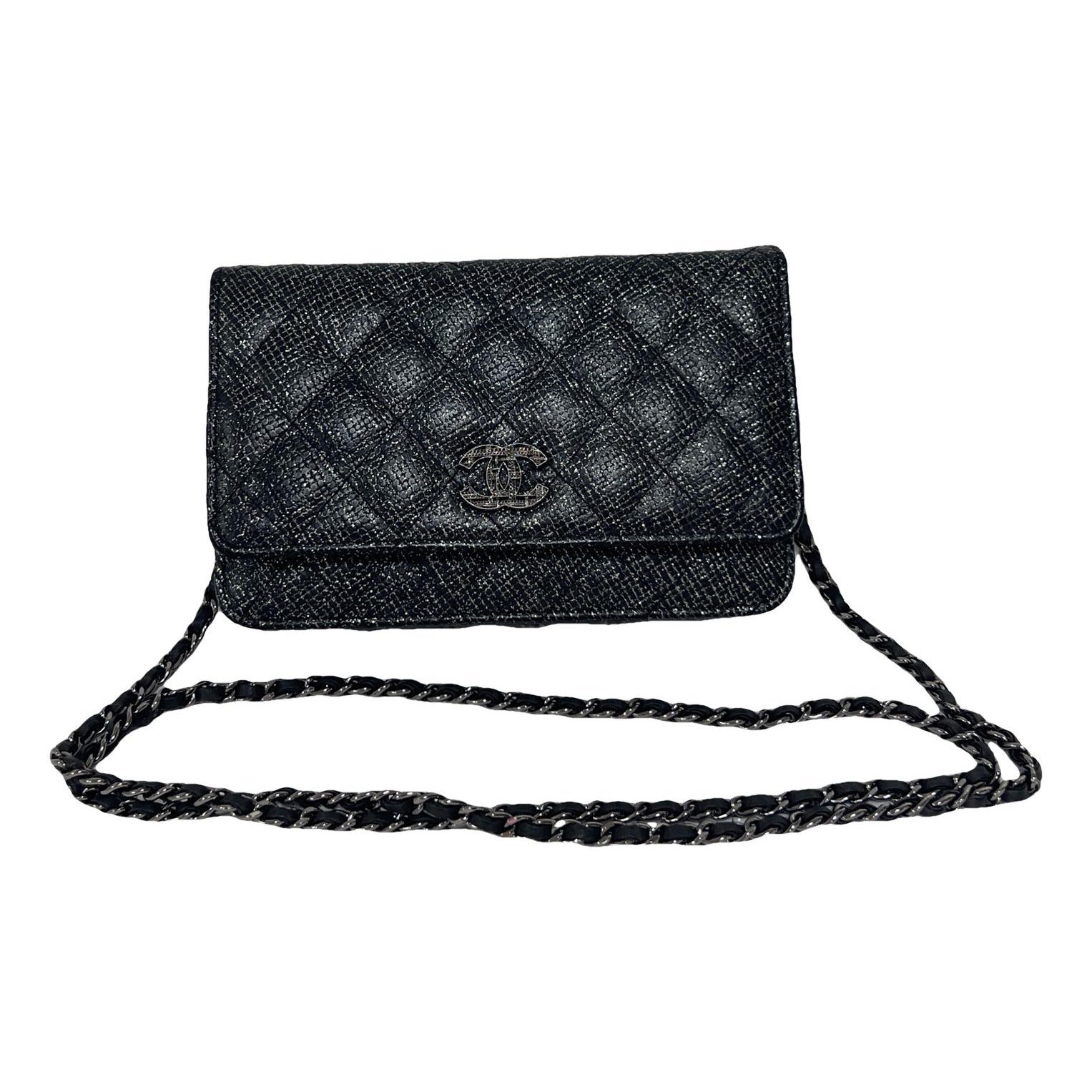 Wallet On Chain Timeless/Classique leather crossbody bag