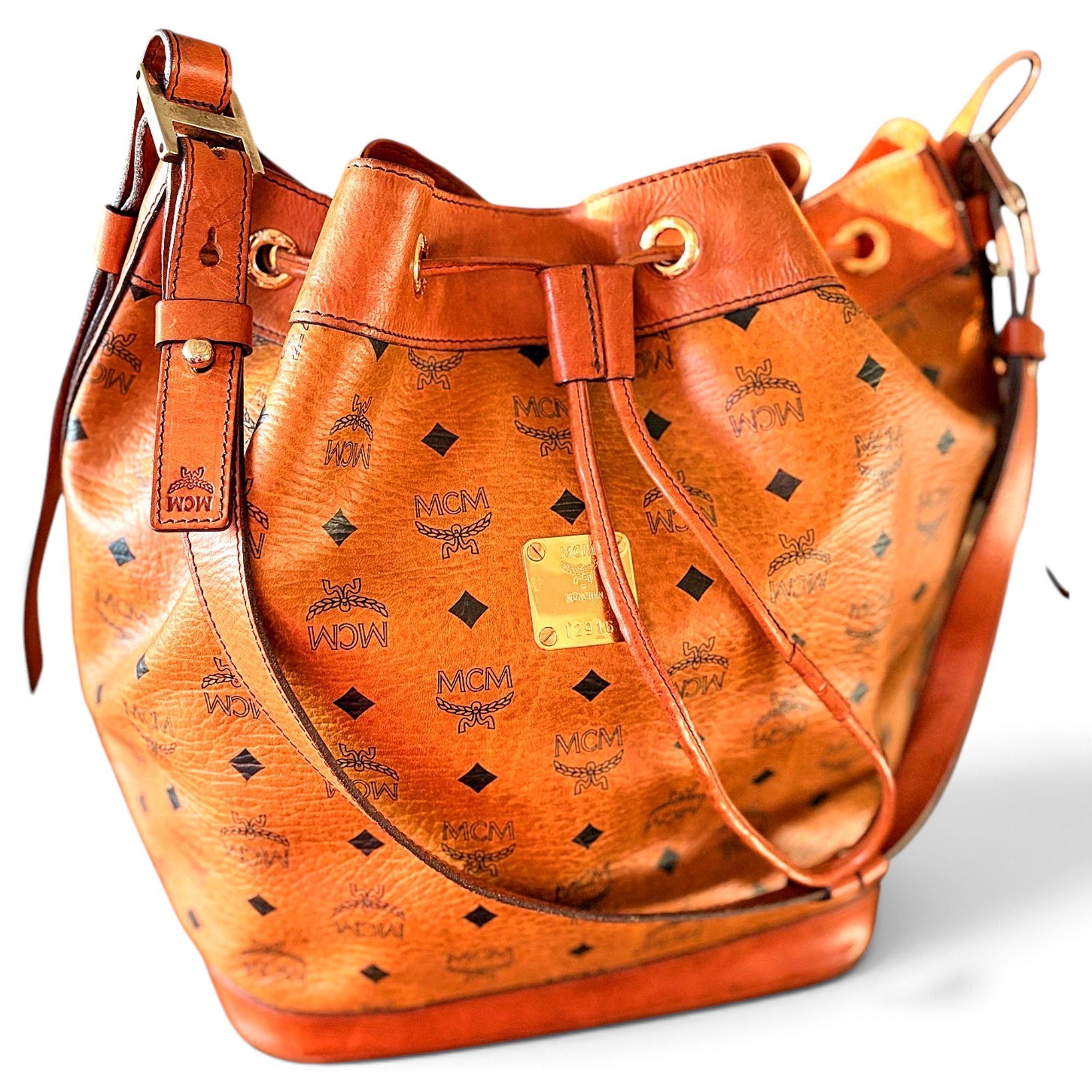 Heritage Drawstring leather crossbody bag