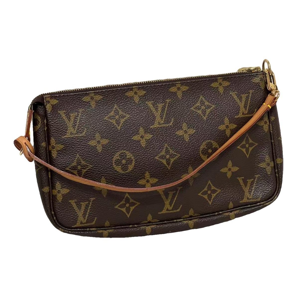 Pochette Accessoire leather handbag