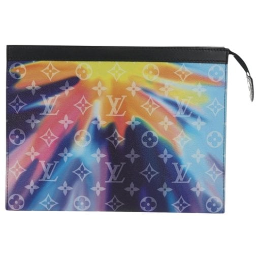 Leather clutch bag