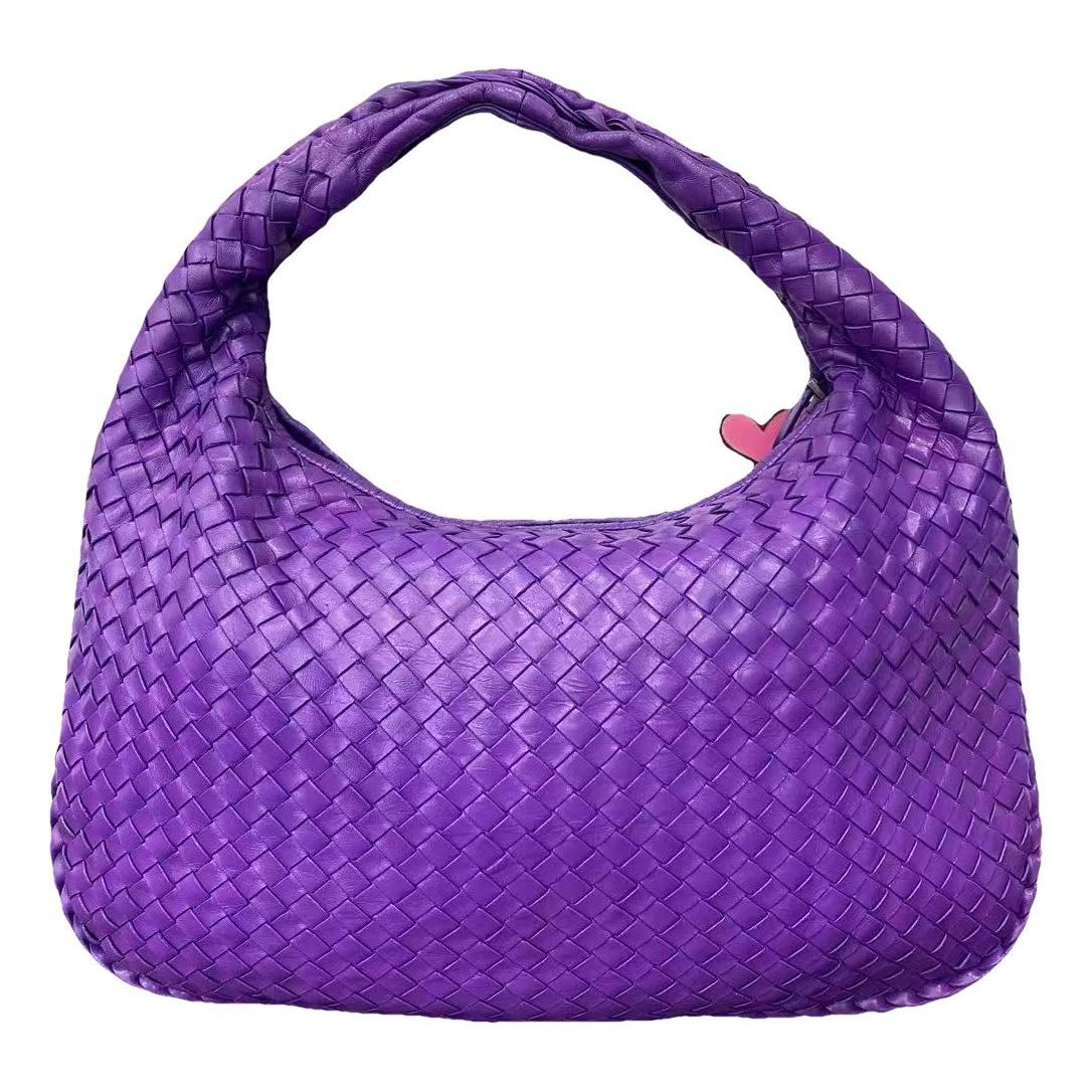 Veneta leather handbag