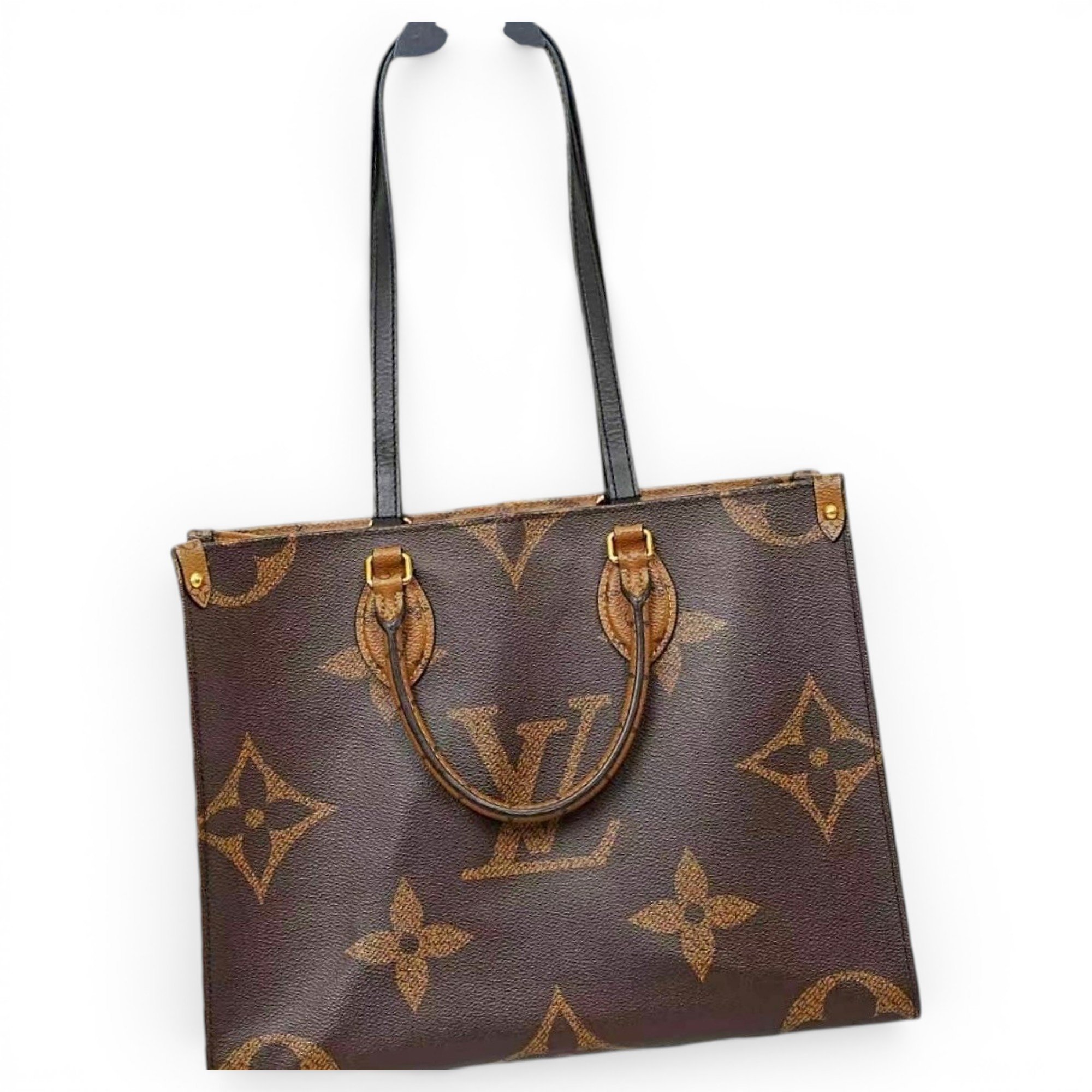 Onthego leather handbag
