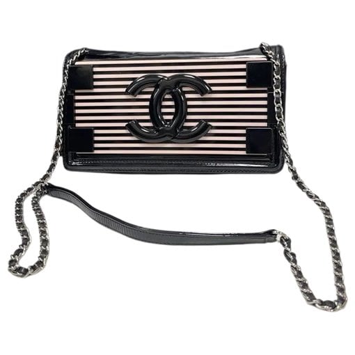 Wallet On Chain Double C leather crossbody bag