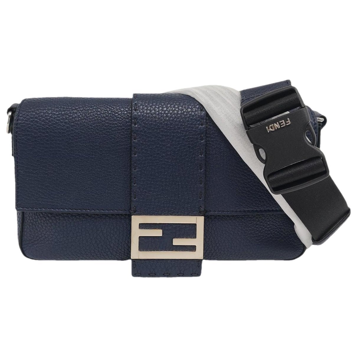 Baguette leather crossbody bag