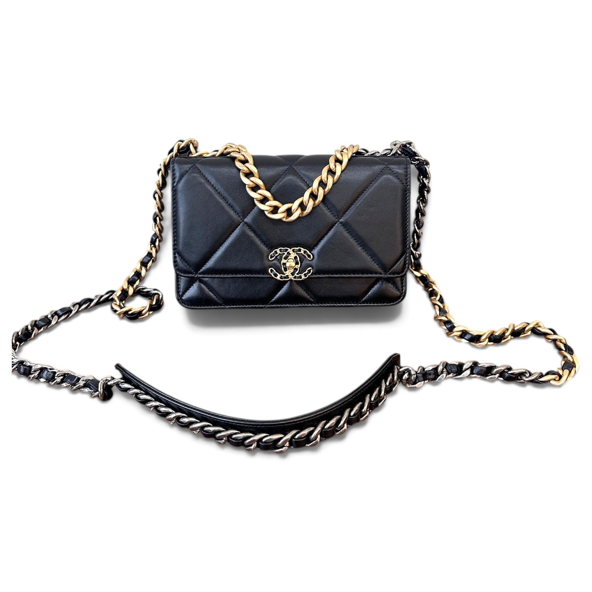 Chanel 19 leather handbag