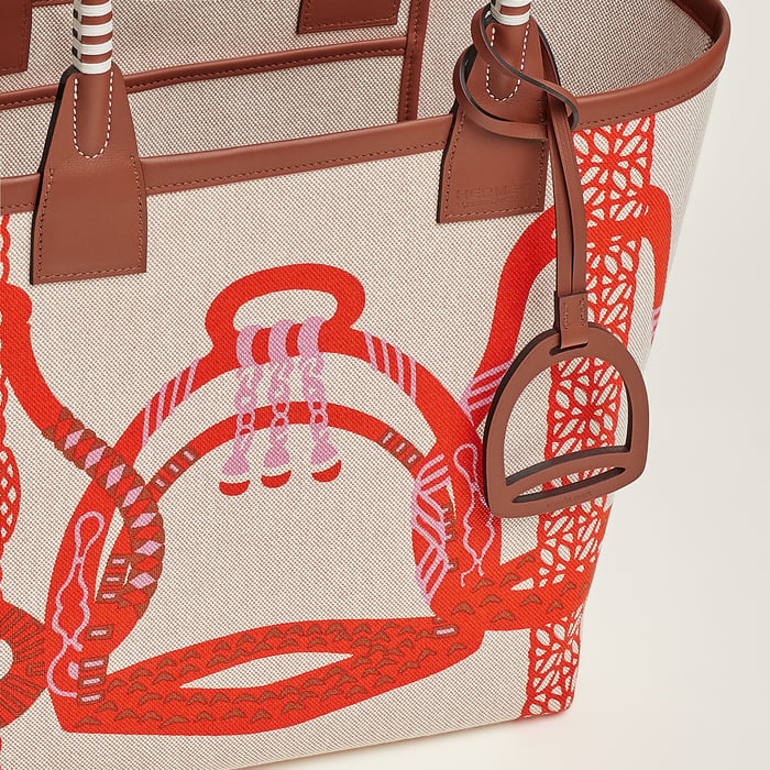 Steeple 28 Bag