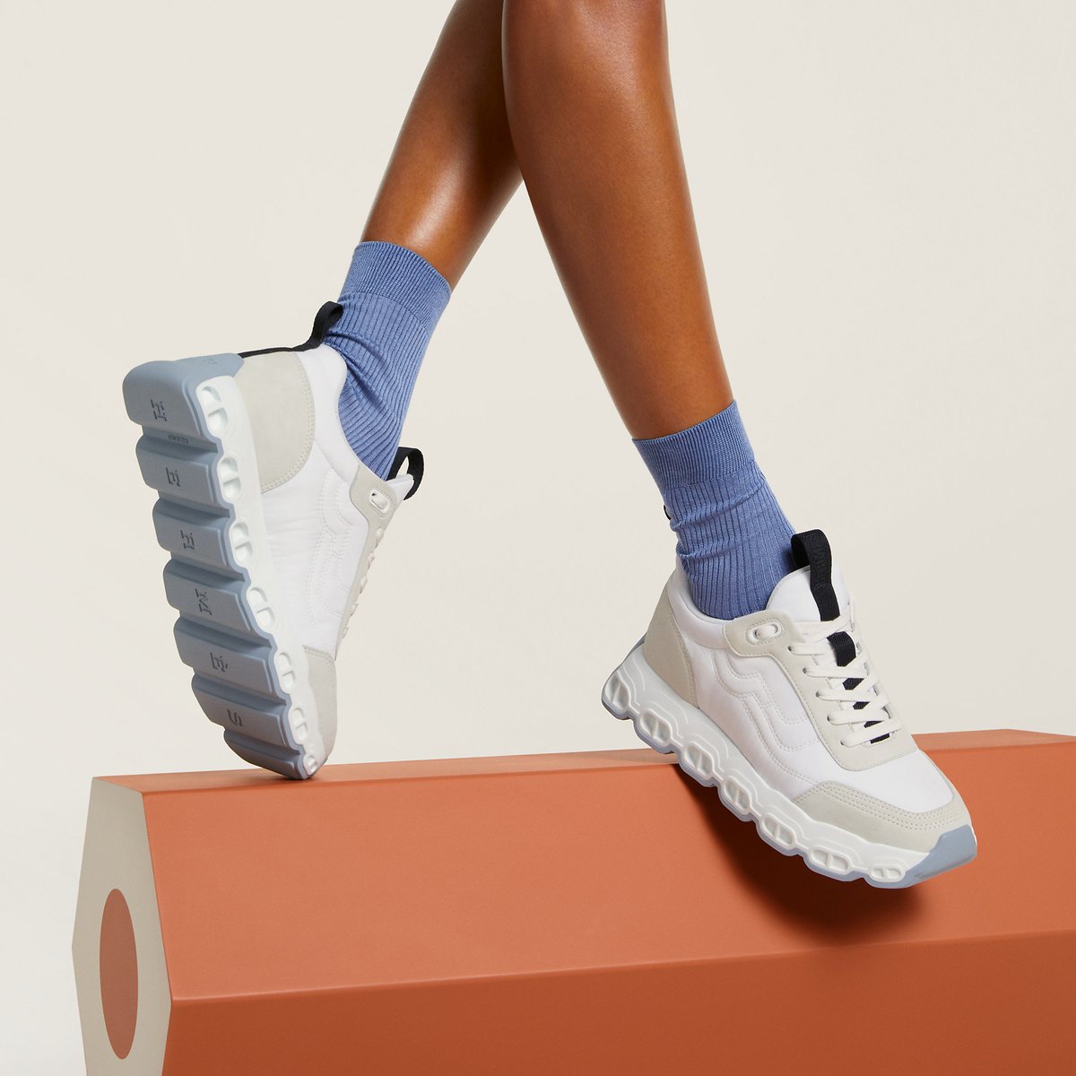 Blanc Impulse Sneaker