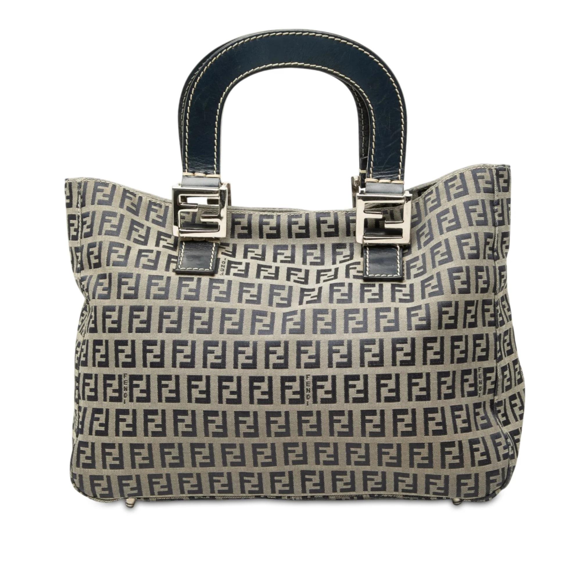 Pocket leather tote