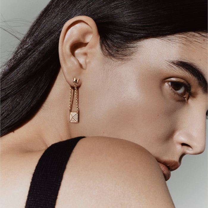 Sans Coloris Hermès Clou d'H Dangle Earrings