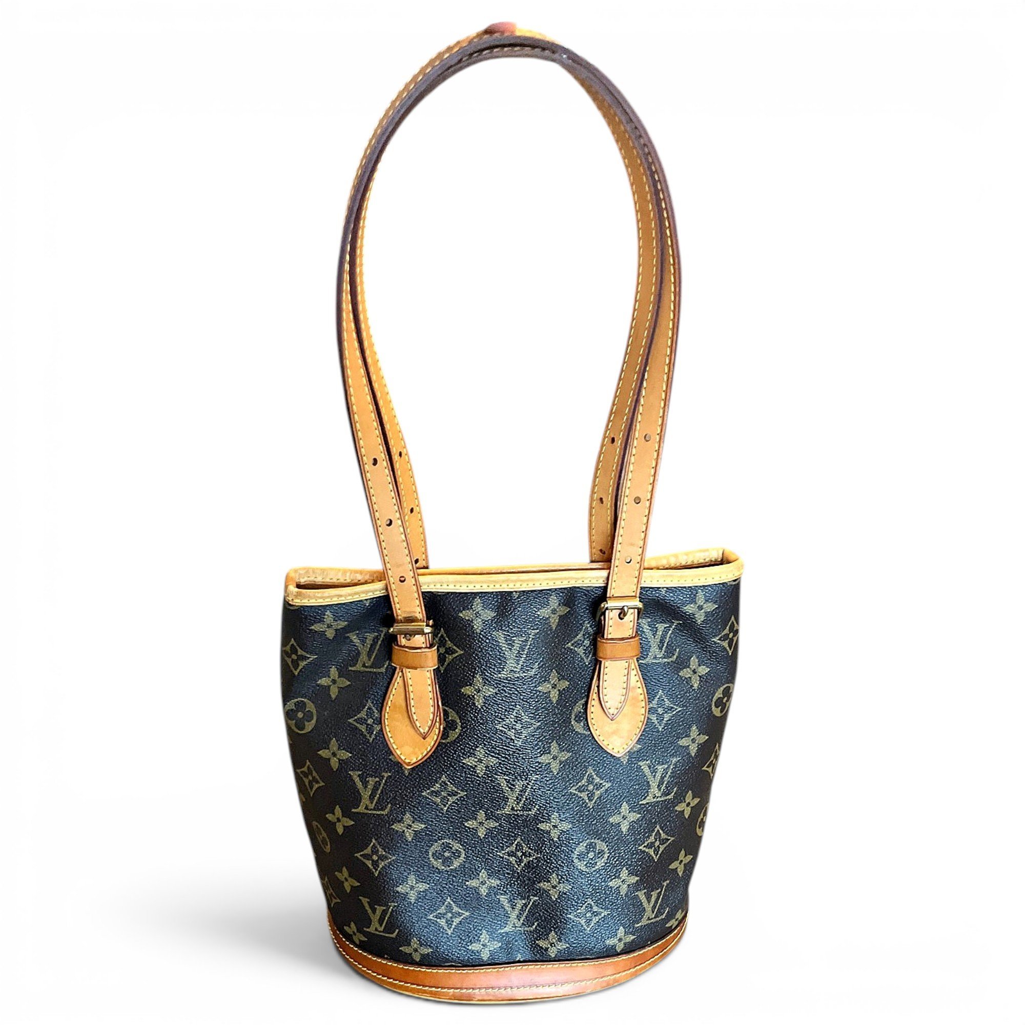 Bucket leather handbag