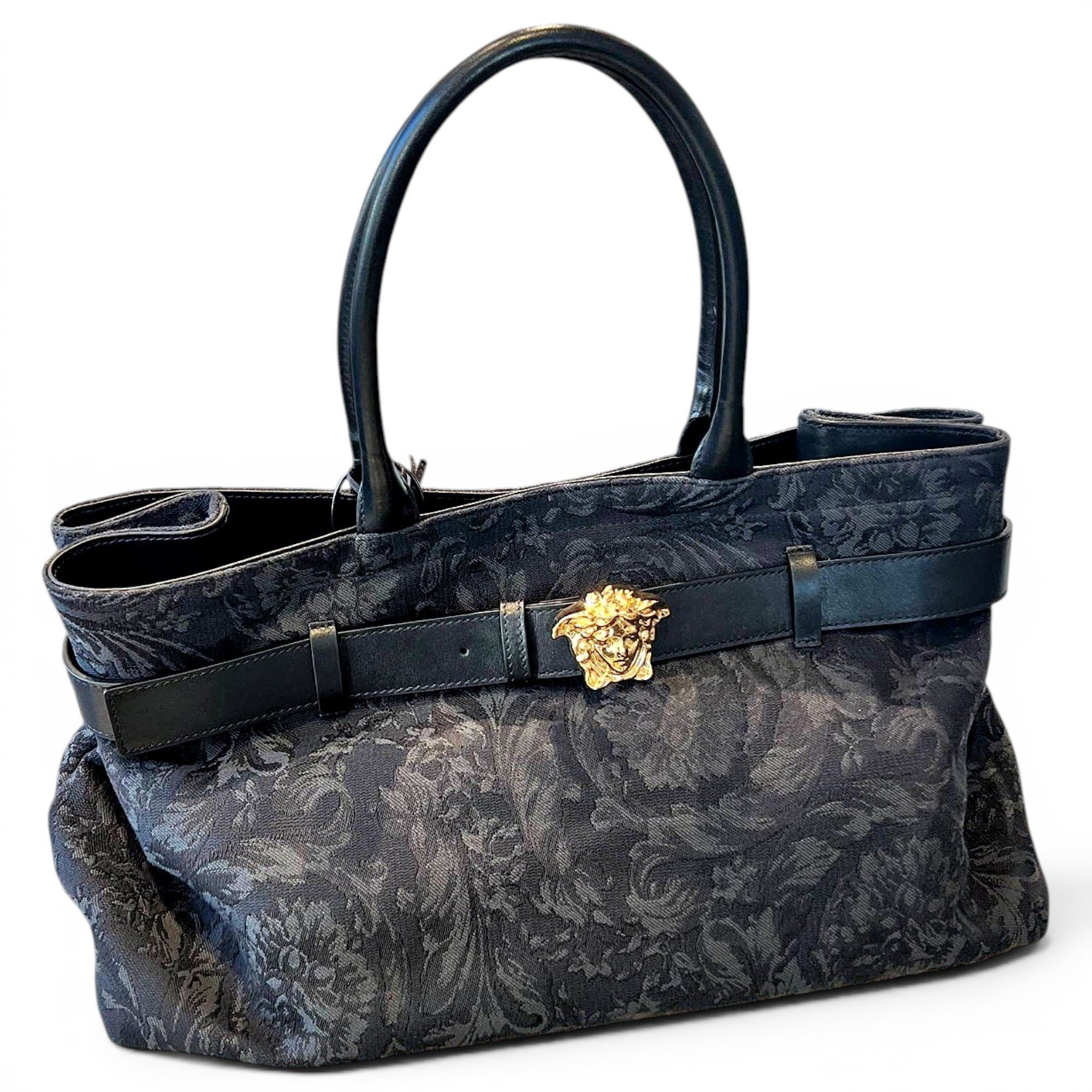 La Medusa cloth tote