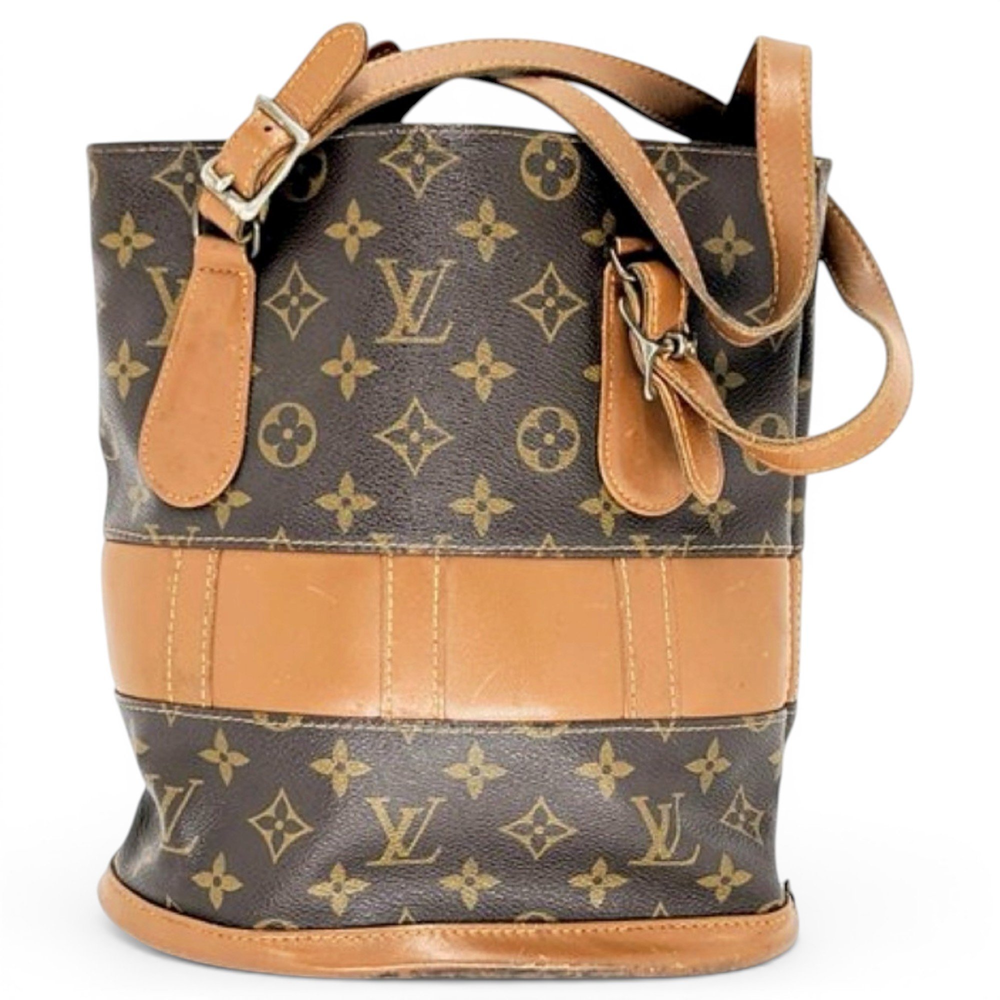 Bucket leather handbag