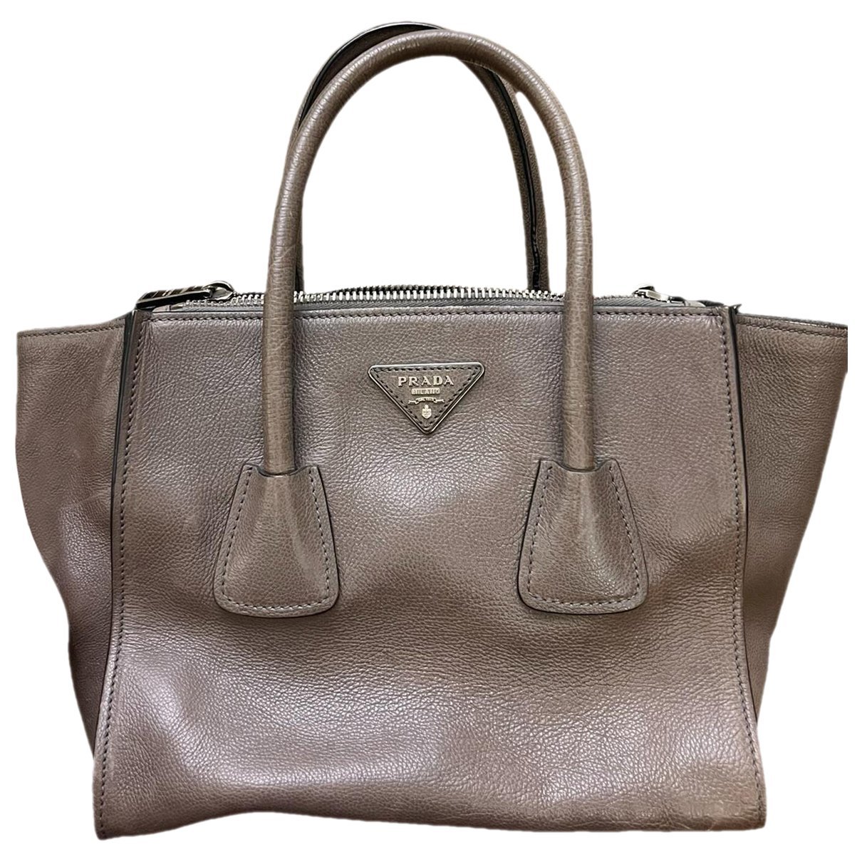 Monochrome leather handbag
