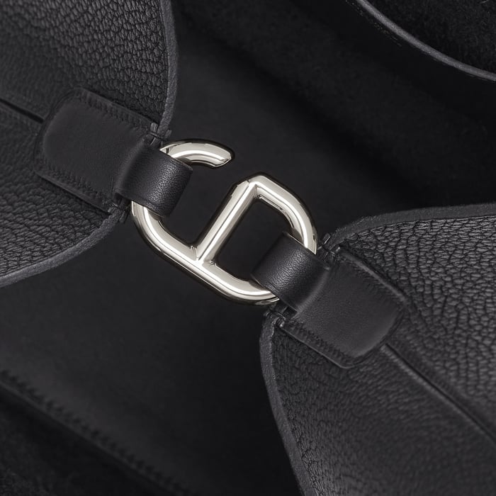 Caban Hermès In-the-loop 18 Bag