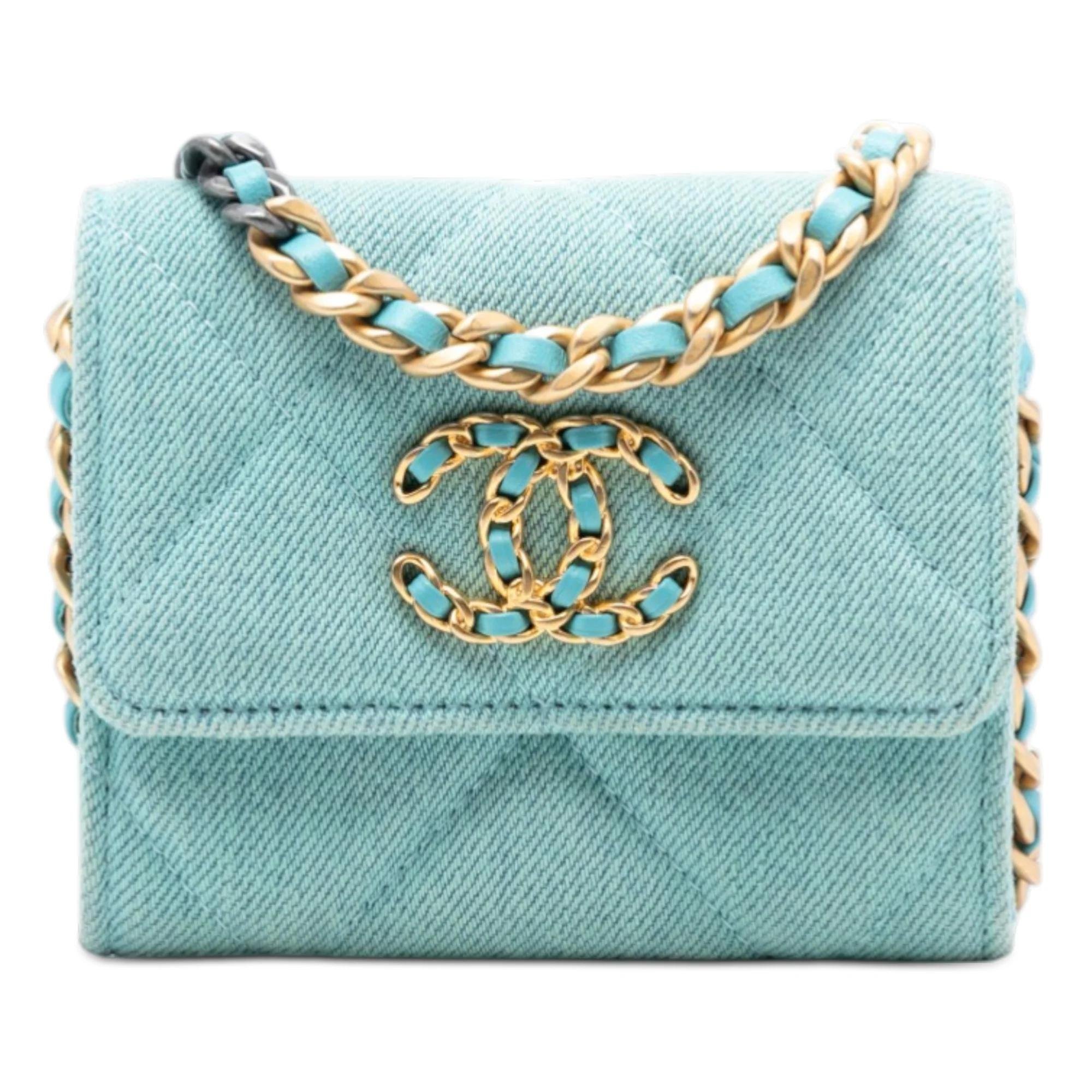 Chanel 19 handbag
