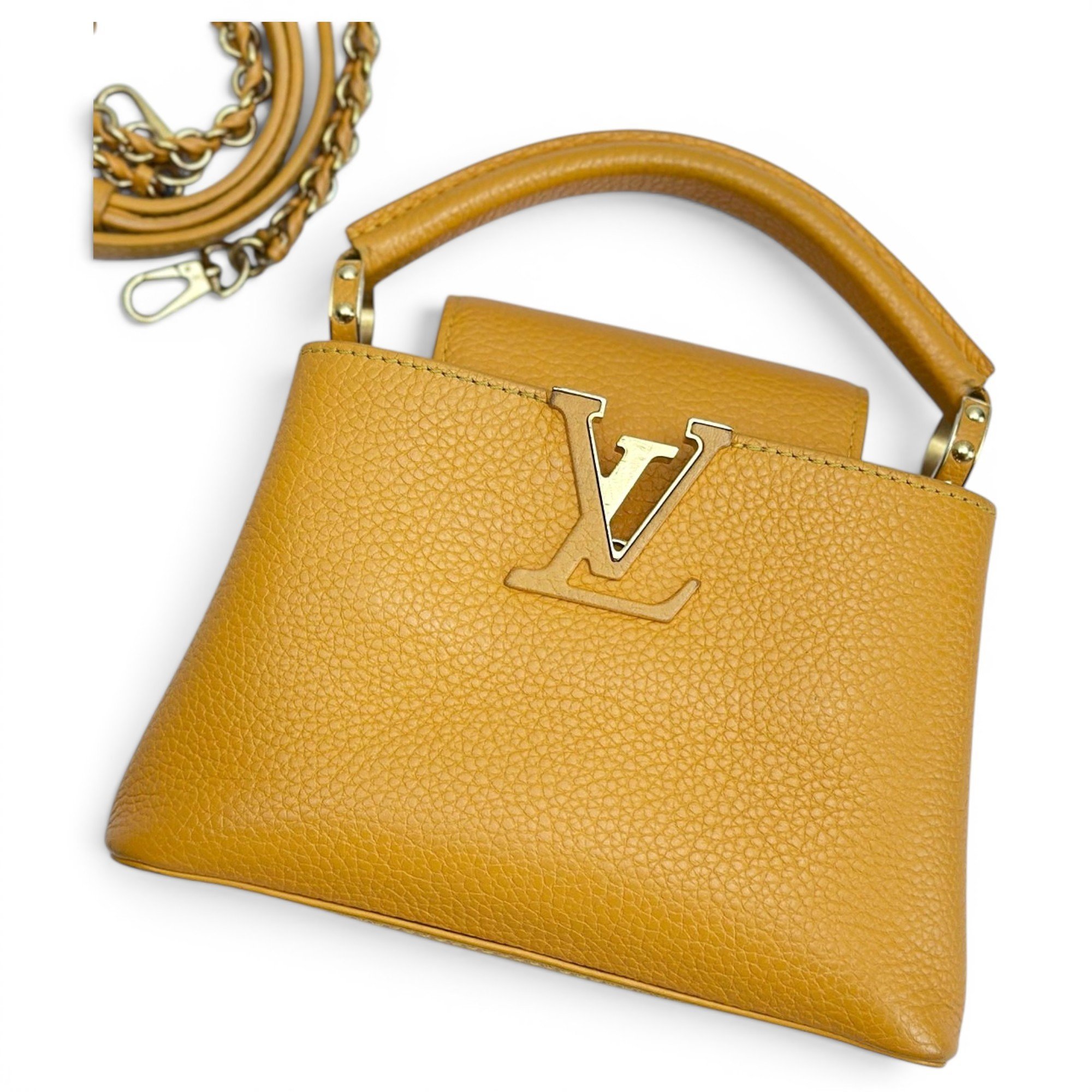 Capucines leather handbag