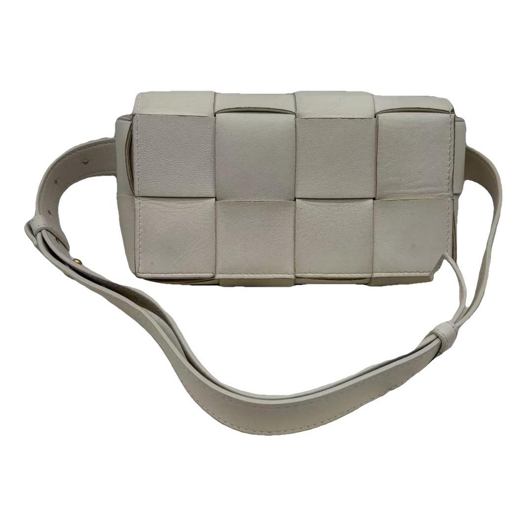 Cassette leather handbag