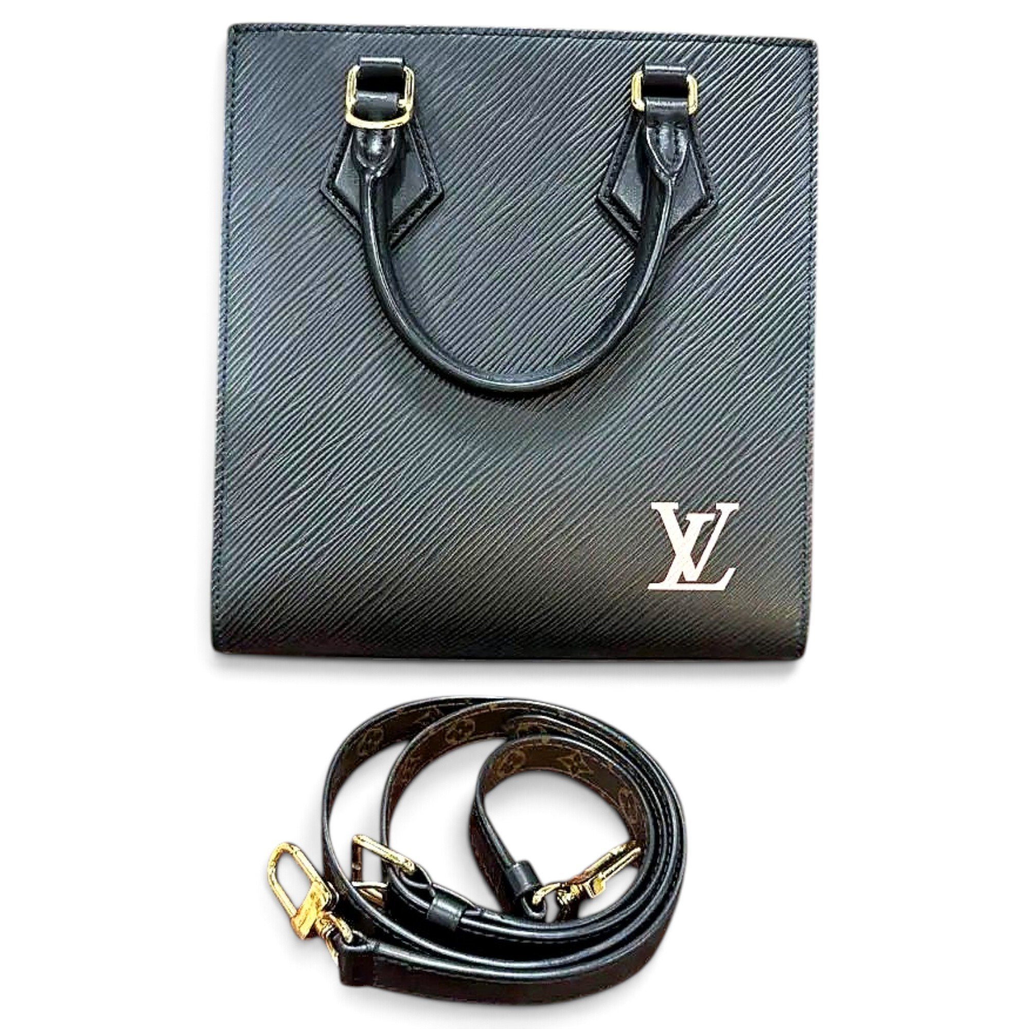 Plat leather handbag