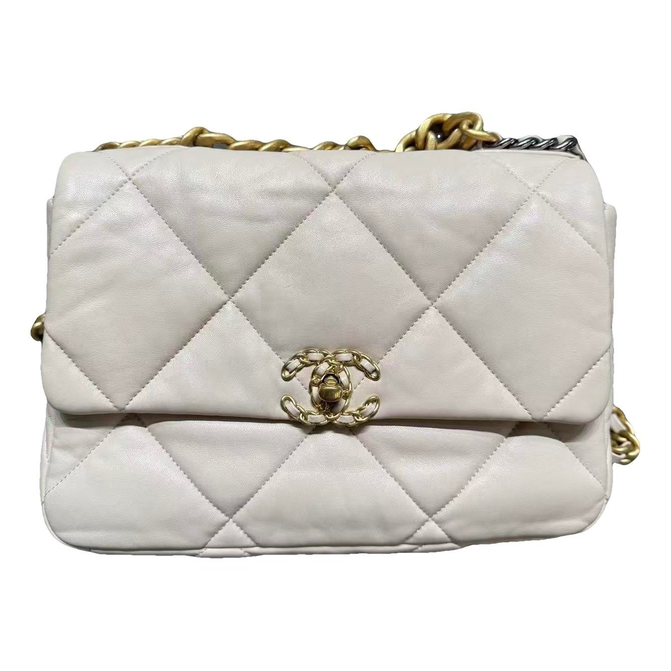 Chanel 19 leather handbag