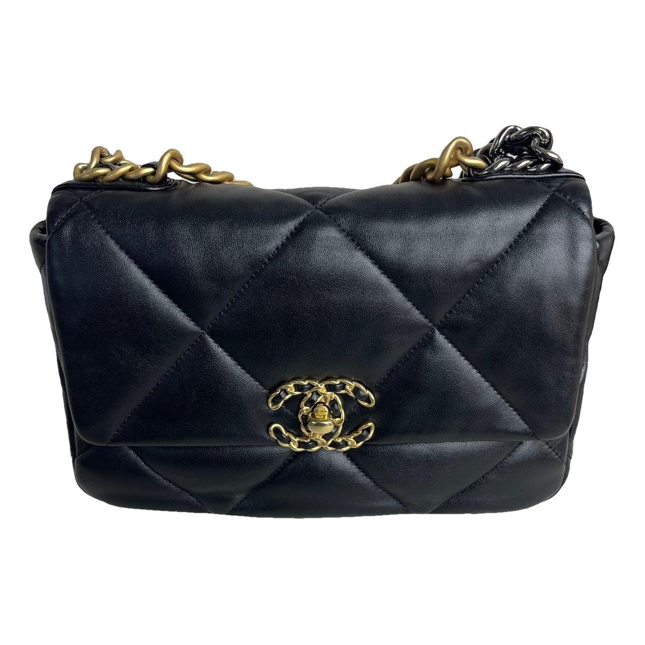 Chanel 19 leather handbag
