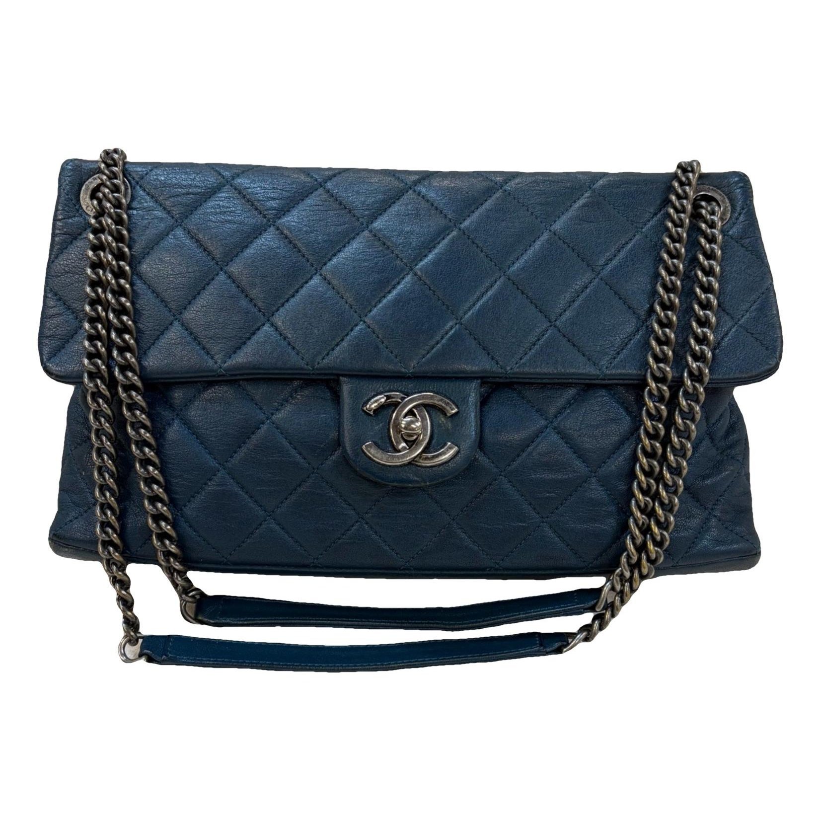 Timeless/Classique leather crossbody bag