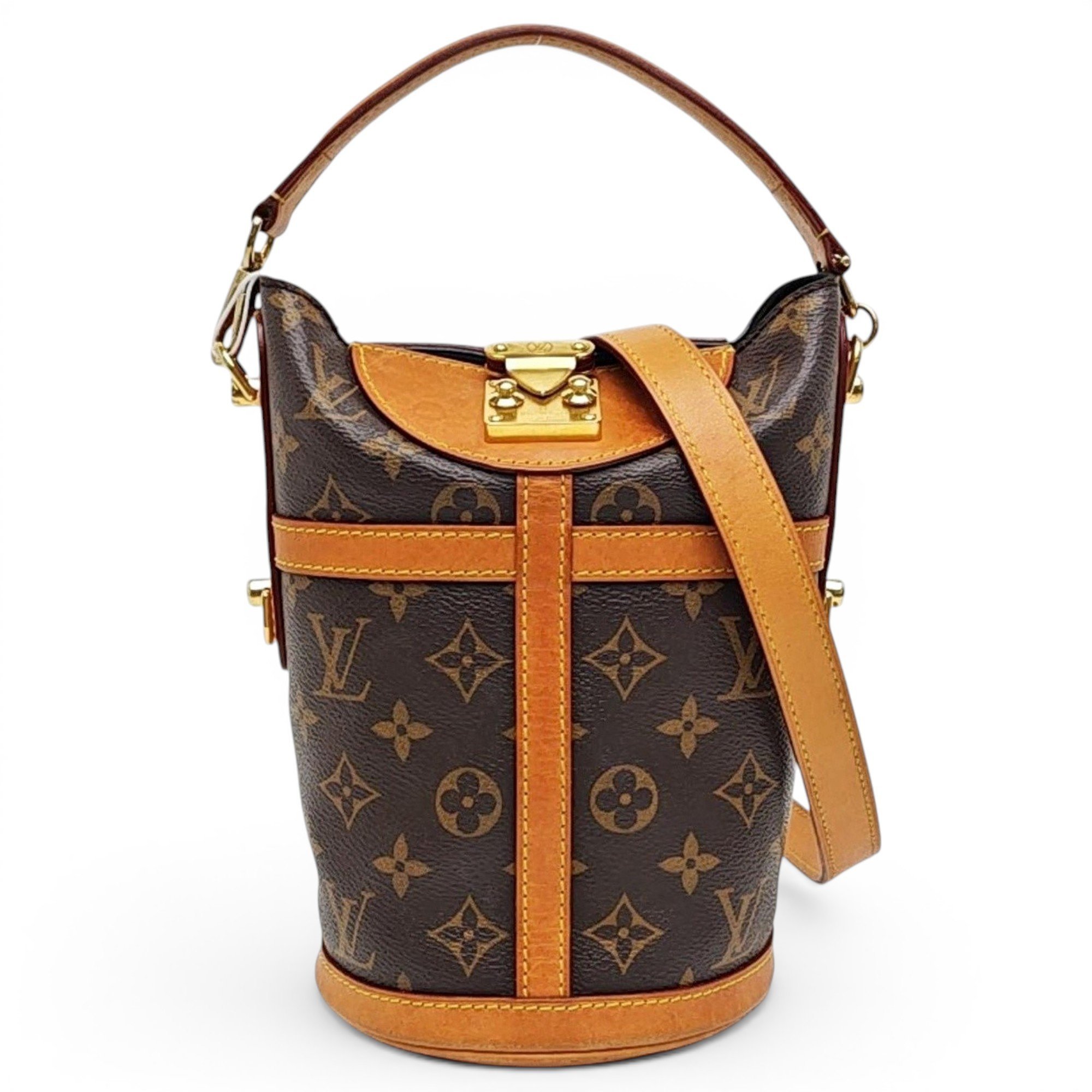 Duffle leather handbag
