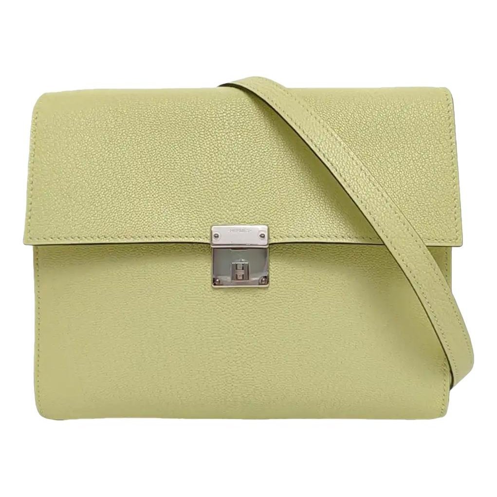 Clic 16 leather crossbody bag