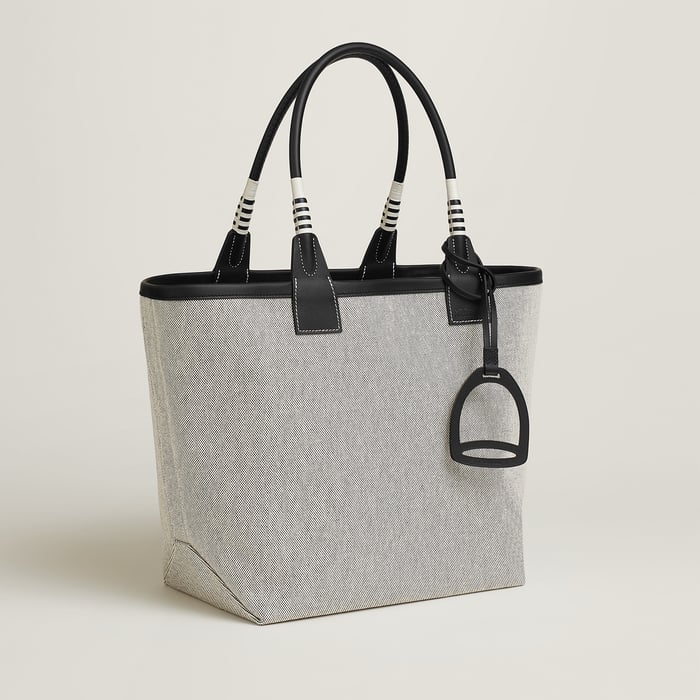 Steeple 28 Bag