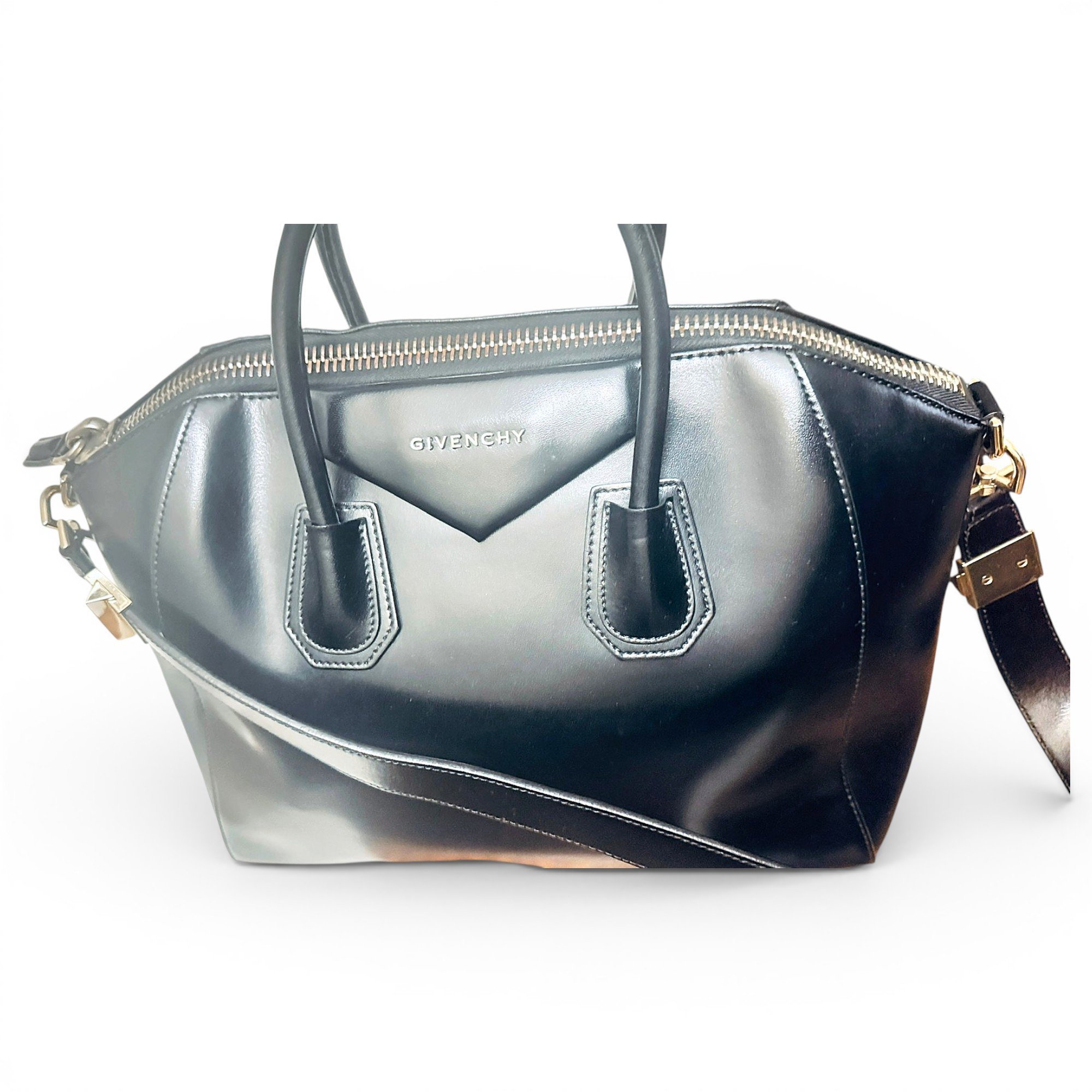 Antigona leather handbag