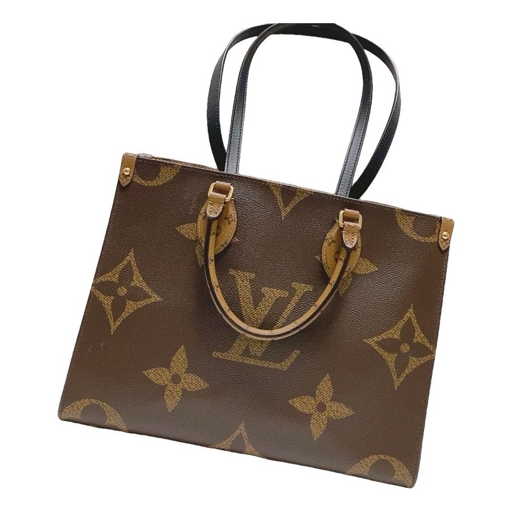 Onthego leather handbag